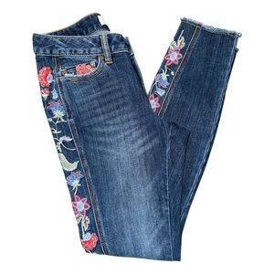 Primrose Floral Embroidered Ankle Jeans☀️🌵